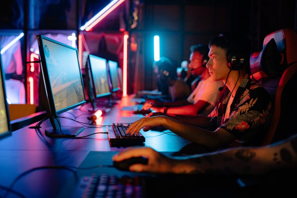 cs:go-klani-g2:-18-yasindaki-m0nesy,-kumar-sponsoru-icin-tanitim-yapiyor