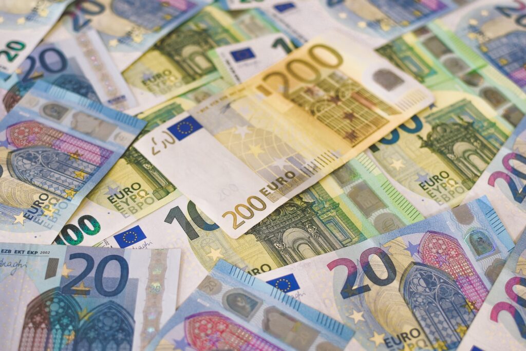 avusturya'da-yasa-disi-kumar:-maliye-polisi-492.000-euro-para-cezasi-verdi