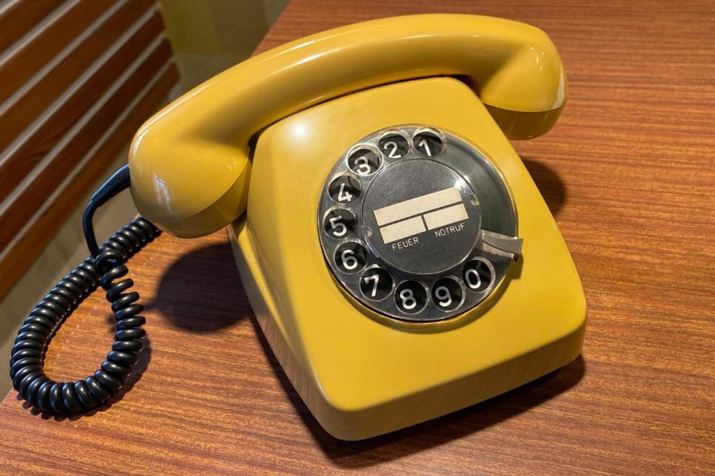 almanya’da-piyango-sahtekarligi:-europol,-baskinlar-yapiyor-ve-telefon-dolandiricilarini-tutukladi
